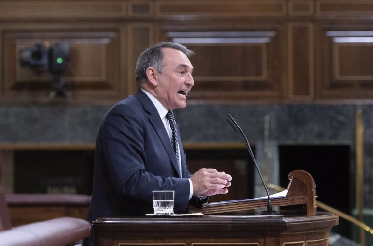 Podemos se compromete a defender ante el Gobierno que promueva una ley del secreto profesional en el periodismo