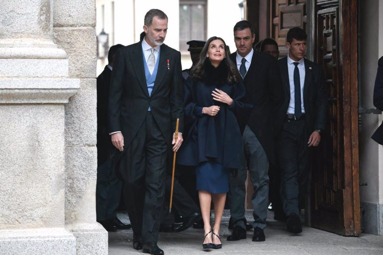 El Rey agredece a Rossi que haya sido capaz de «ensanchar el patrimonio del imaginario a una y otra orilla del océano»