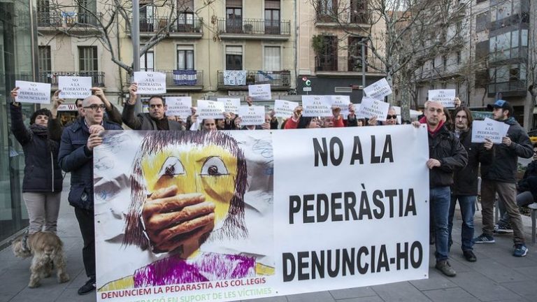 Financiar casos de pederastia con fondos públicos · por Nuria Alabao – El Observatorio del laicismo