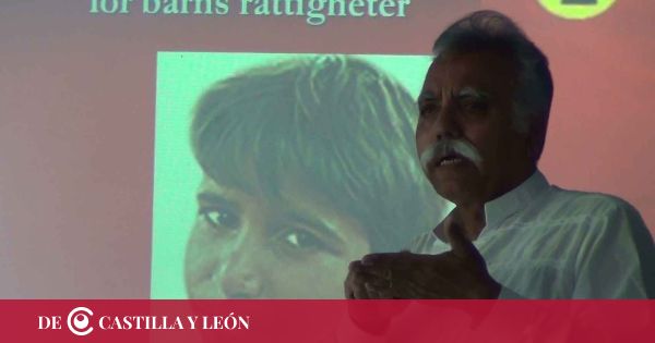 El líder activista Muhammad Ehsan Ullah Khan, en una sesión sobre esclavitud infantil en el CES