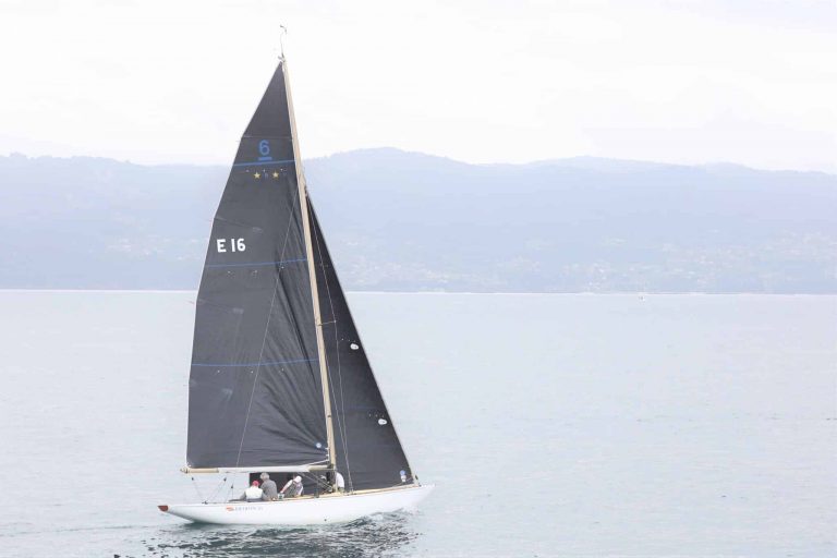 El rey emérito termina cuarto en su regata a bordo del Bribón 500