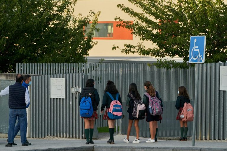 Navarra deja de subvencionar a los centros privados que segregan por sexo en Bachillerato – El Observatorio del laicismo