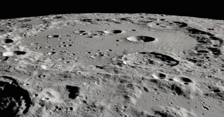 Los antiguos volcanes de la Luna podrían esconder gran cantidad de agua