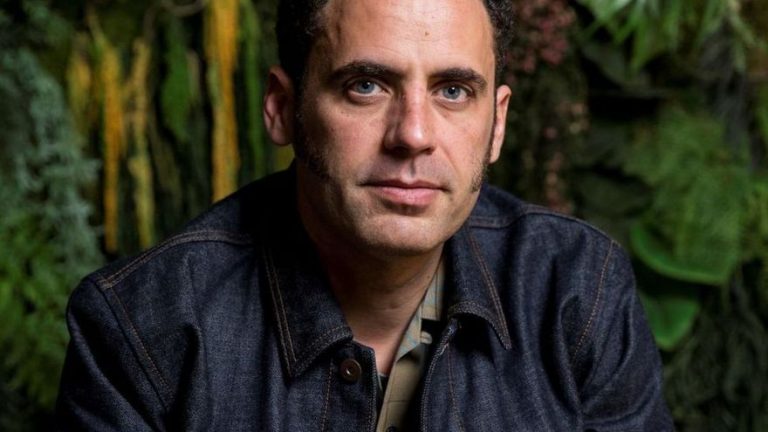 «Vivimos mejor en manada, no como lobos solitarios»