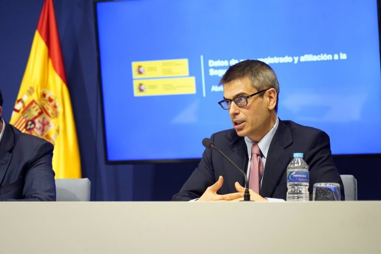 El Gobierno descarta aprobar por decreto la reforma del RETA y asegura que «no se hará con prisas»