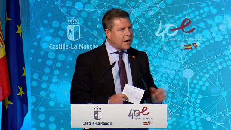 Page lamenta que Puigdemont «se haga la víctima» tras «agredir a la Constitución» y le reta a volver a España