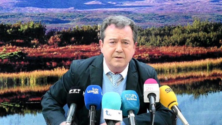 El Ayuntamiento de Linares (Jaén) retira el acta de concejal a Juan Fernández, que habla de «ejecución política