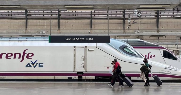 Renfe vendió 167.100 billetes el viernes, la mayor cifra para un solo día desde el inicio de la pandemia