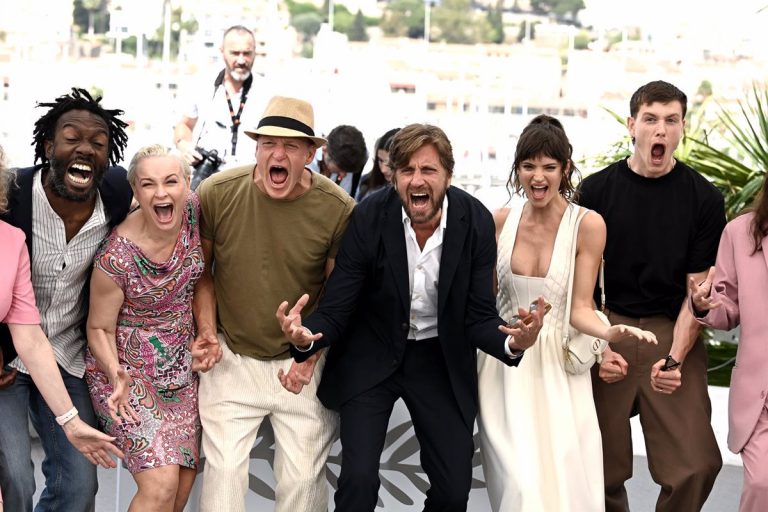 El sueco Ruben Östlund gana su segunda Palma de Oro del Festival de Cannes con ‘Triangle of sadness’