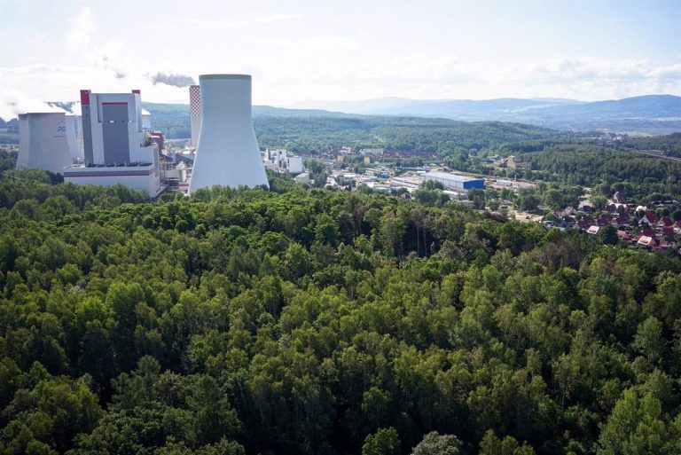 Ferrovial y Técnicas Reunidas, sancionadas con 122 millones de euros por una central eléctrica en Polonia