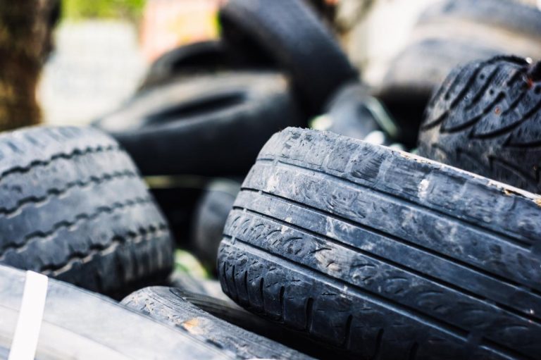 El secreto para una carreteras en buen estado son los neumáticos reciclados | Motor