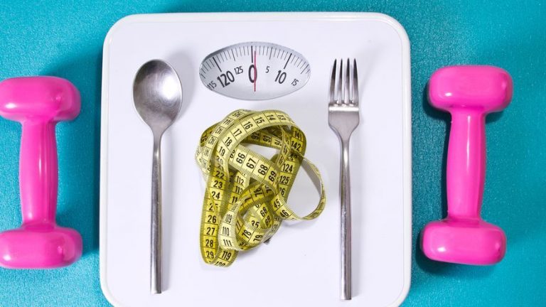 AYUNO INTERMITENTE ADELGAZAR | El simple truco que acelera la perdida de peso para la operación bikini: «Hay que comer cuando se tenga hambre»