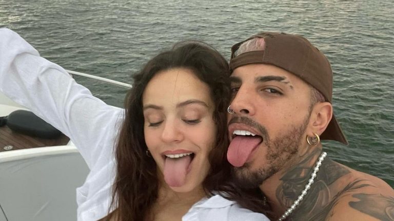 El mensaje oculto de Rosalía en su post de vacaciones con Rauw Alejandro