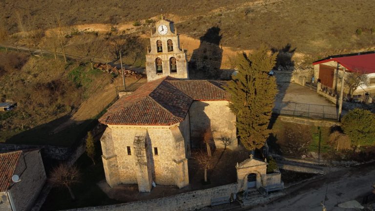 el pueblo de 7 habitantes que se ha hecho famoso por su retablo