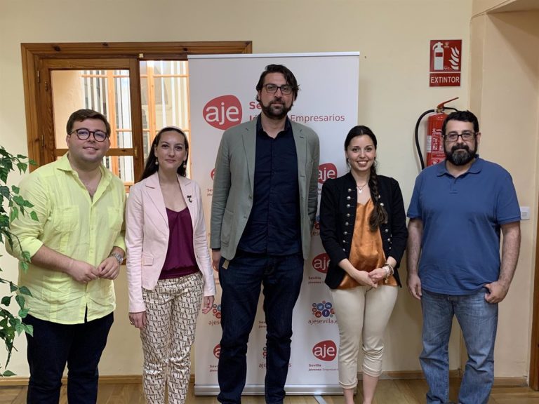 ‘Por Andalucía’ se compromete a dar «más protagonismo» a jóvenes emprendedores en las políticas de empleo