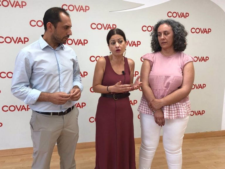 Sira Rego defiende «un modelo de sector primario que fije la población al territorio», el que quiere Por Andalucía