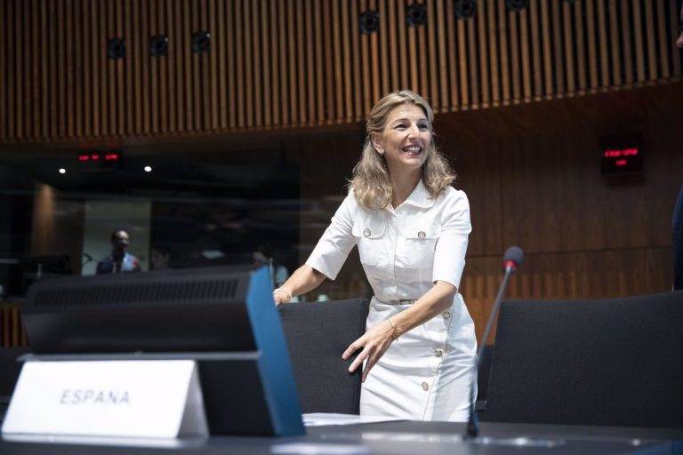 Yolanda Díaz plantea subir 10 puntos el Impuesto sobre Sociedades a las grandes eléctricas