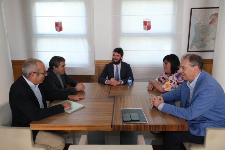 El Vicepresidente de la Junta de Castilla y León se reúne con el nuevo Obispo de Tarazona – El Observatorio del laicismo