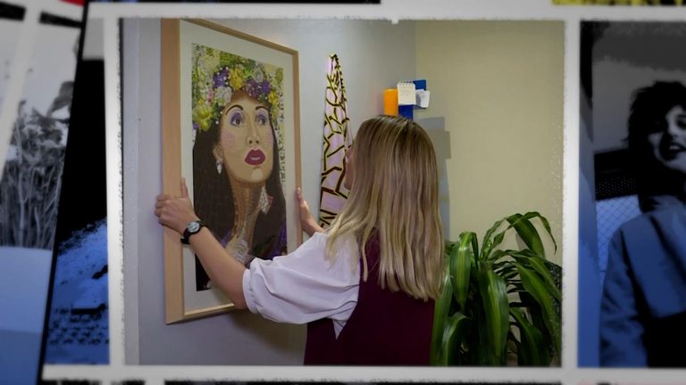 En el día del emoji, una artista muy inusual | Video