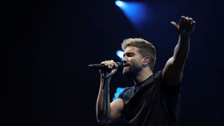 Pablo Alborán sorprende con su single más bailable: ‘Carretera y manta’