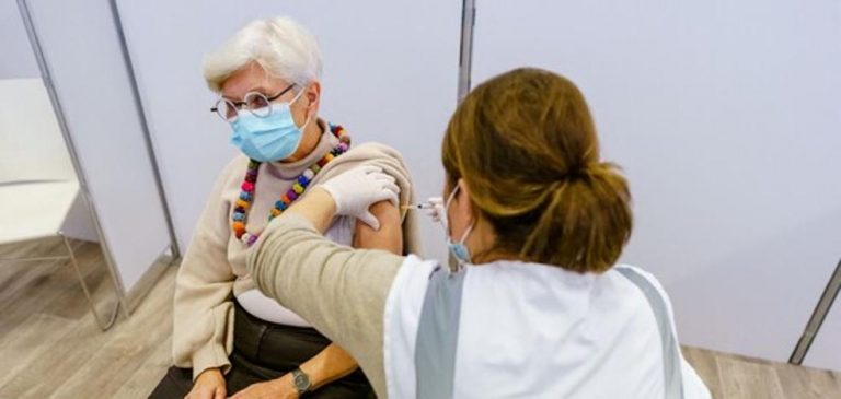 Las agencias sanitarias europeas recomiendan una cuarta dosis contra el covid para mayores de 60