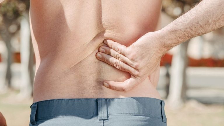 Lumbago, ciática… cómo podemos prevenir los dolores de espalda que aumentan en verano