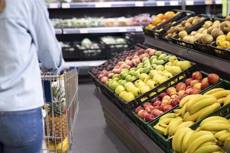 Funcas prevé que la inflación continúe por encima del 10% en julio y agosto