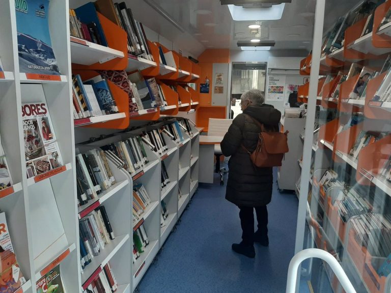 Sevilla recuperará el servicio de ‘Bibliobús’, a petición de Adelante, como una «vía más» de fomento de la lectura