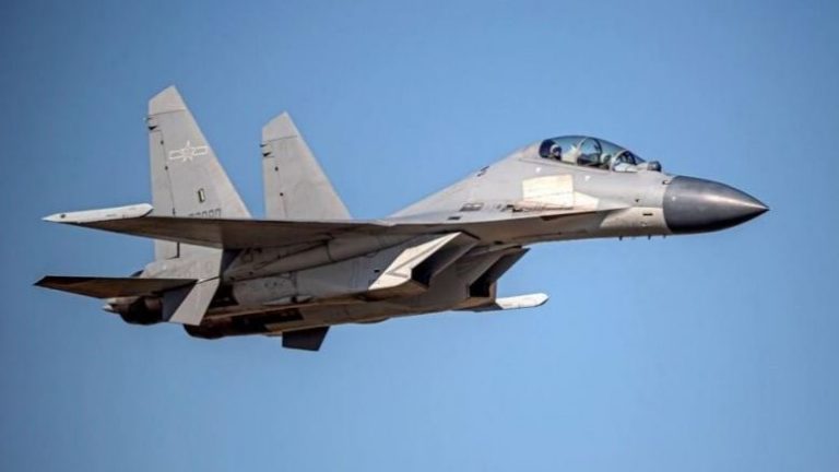 China inicia las maniobras militares con fuego real que «bloquean» Taiwán