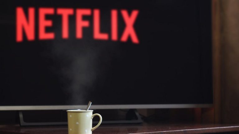 Netflix supera pronósticos de Wall Street gracias a límites de contraseñas y opción de anuncios