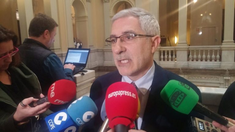 IU-Convocatoria por Oviedo pregunta «por el estado de deterioro de las pistas de atletismo de San Lázaro»