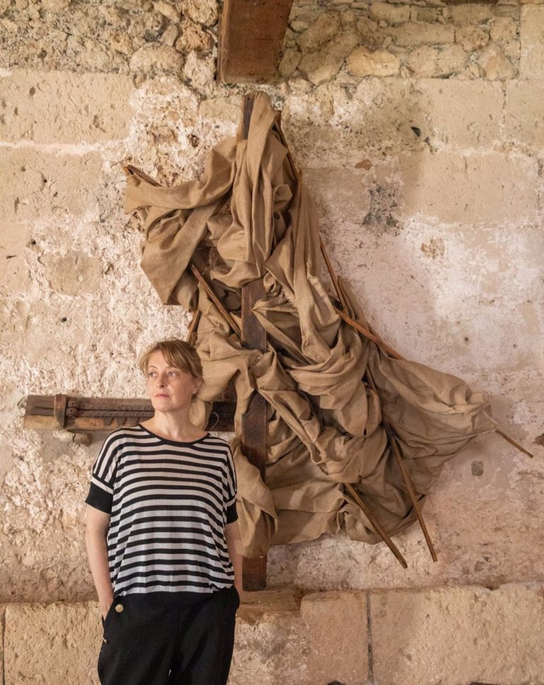 La artista y escultora Lucía Vallejo inaugura su exposición ‘Our thoughts, our cages’ en Lazareto (Menorca)