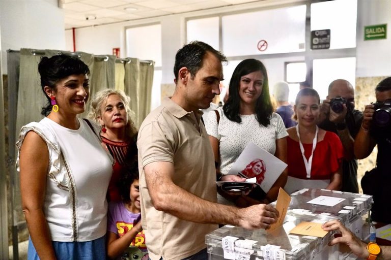 Valero (Sumar) anima a los ciudadanos a votar «con esperanza» para que «mañana no se tengan que arrepentir»