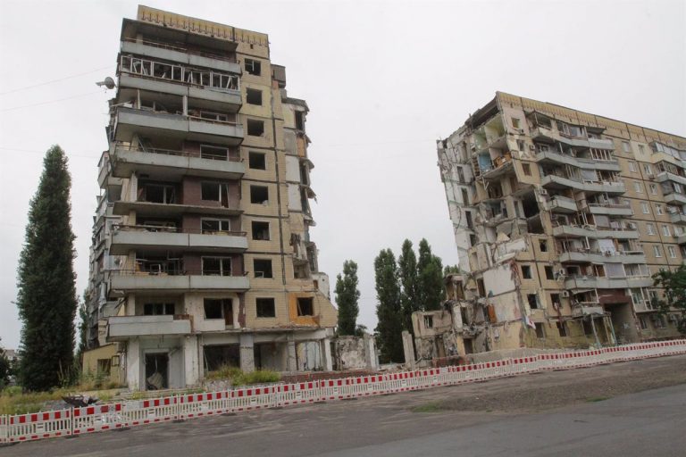 Ucrania confirma al menos cinco heridos en un supuesto ataque ruso contra un edifico residencial en Dnipró
