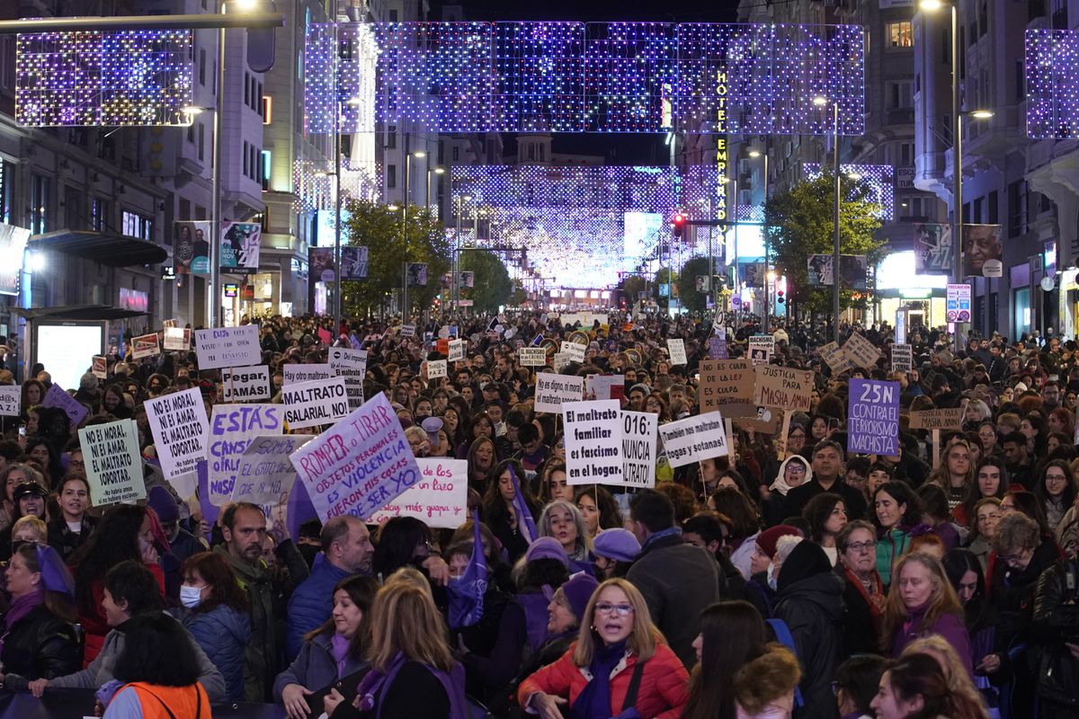 La polarización del movimiento feminista empaña la protesta del Día de la Mujer | 8M: Día de la Mujer